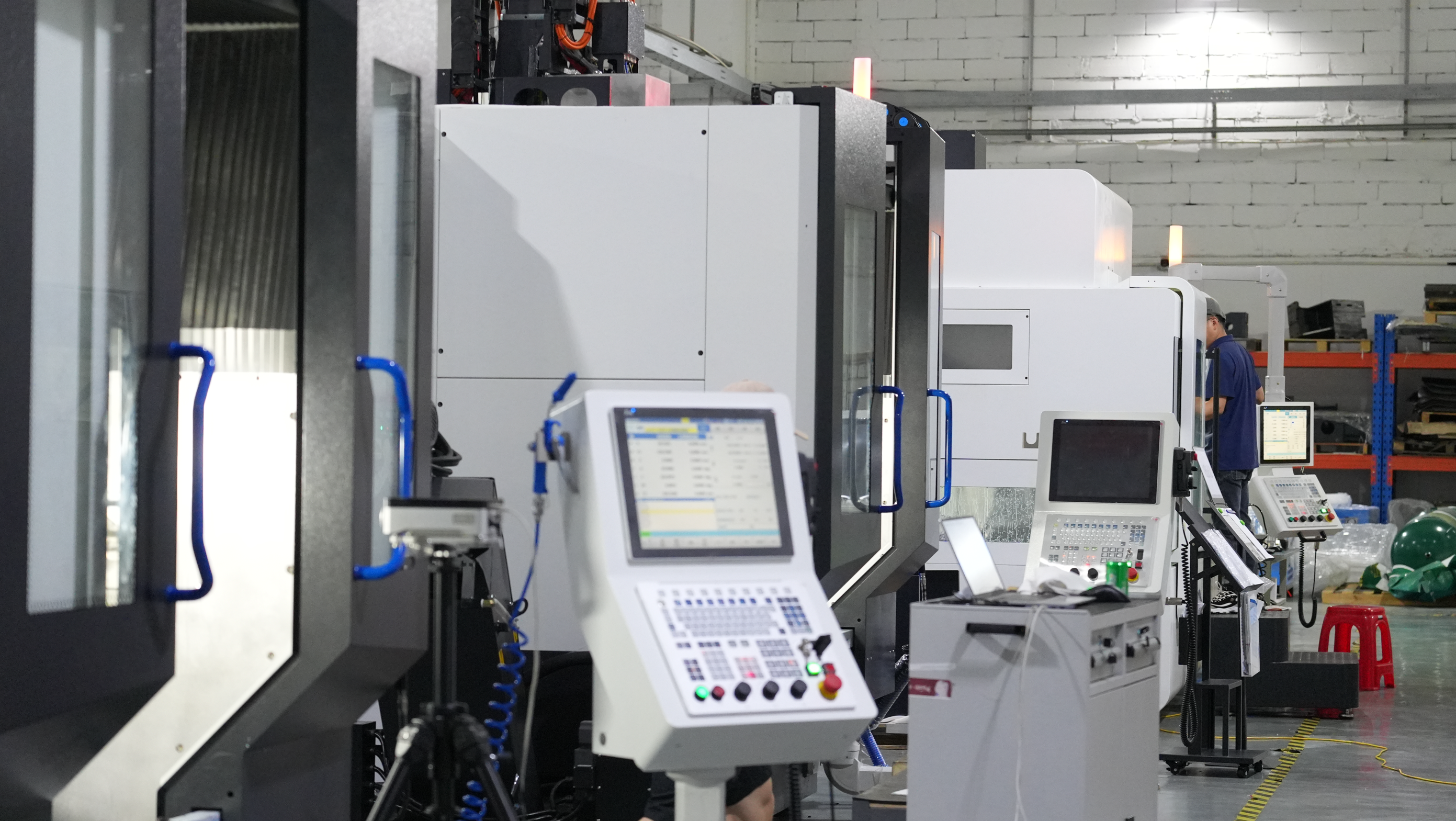 5 осевой фрезерный обрабатывающий центр: инновативные преимущества и покупка